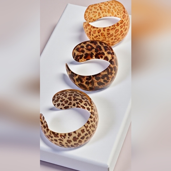 Jewelry - Leopard Print Acrylic Cuff Set Of 3